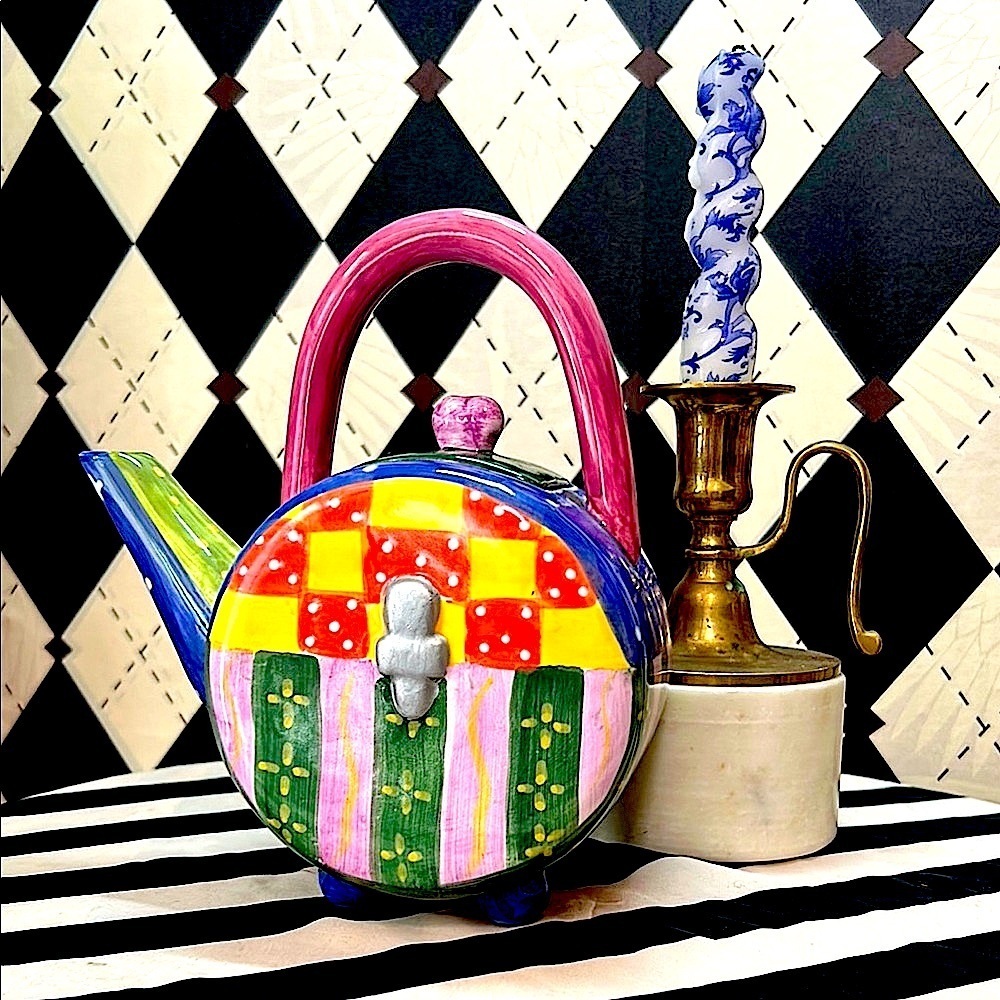 Milson & Louis Hand-Painted Ceramic Teapot – Whimsical Design